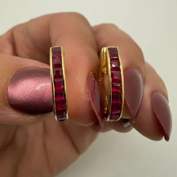 Stunning channelāset, princess cut RUBY huggie hoop earrings,14kt yellow gold - Picture 6 of 16